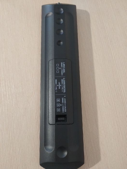 Uniwersalny pilot do TV 8w1 ERC-8in1 – NOWY