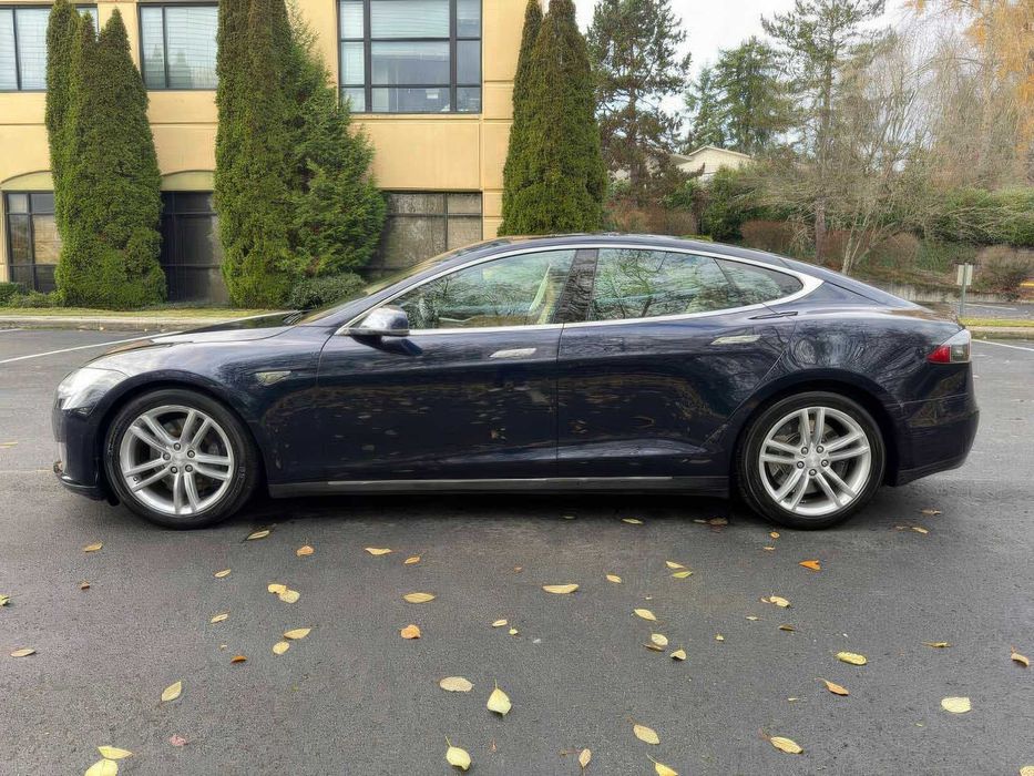 Tesla Model S      2013