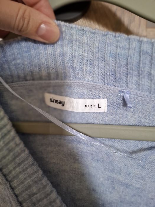 Błękitny sweter Sinsay