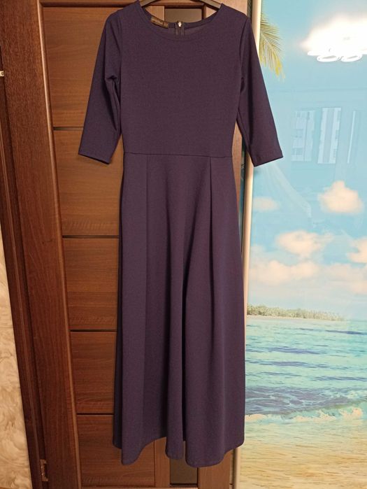 Сукня довга, рукав 3/4, стан новий