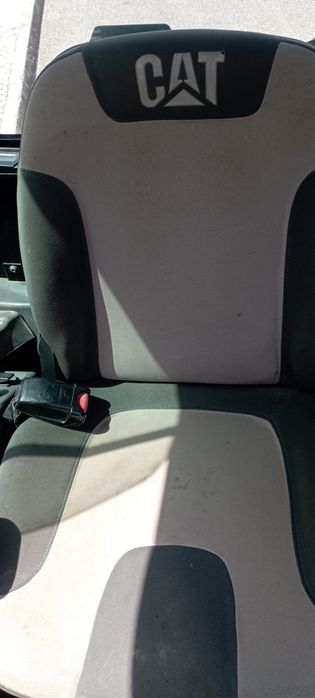 Giratória CAT- 5 Toneladas - R E S E R V A D A