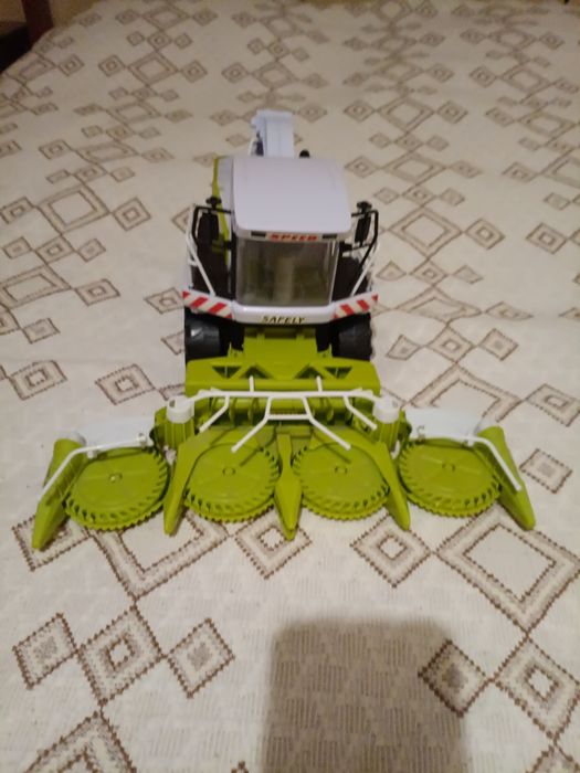 Kombajn sieczkarnia class zabawka