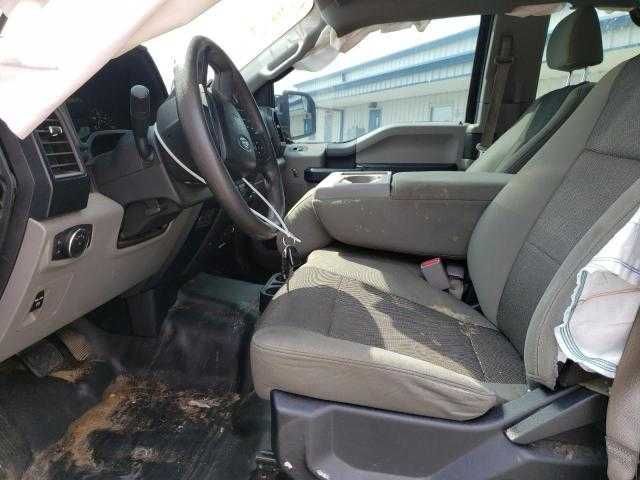 Ford F-150 z 2015 roku, silnik wolnossący — części.