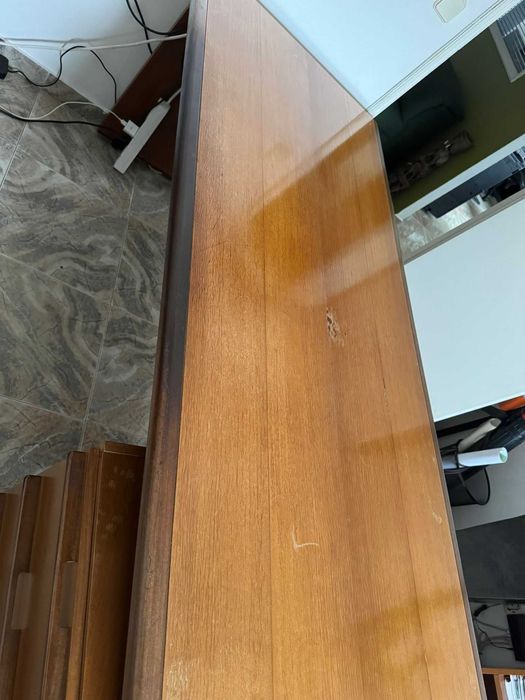 Duas Secretárias de madeira