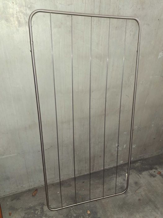 Estendal em inox em muito bom estado