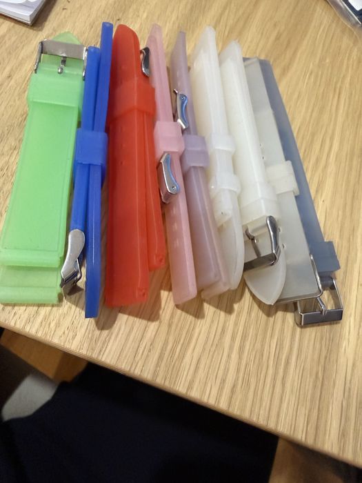 9 Braceletes NoVAs de Borracha