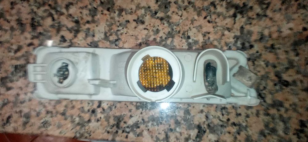 Farolim pisca/mínimo Mitsubishi L200 lado condutor/Esquerdo
