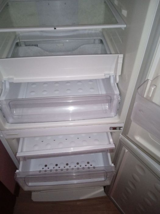 Холодильник SAMSUNG RL48RSBSW  No Frost