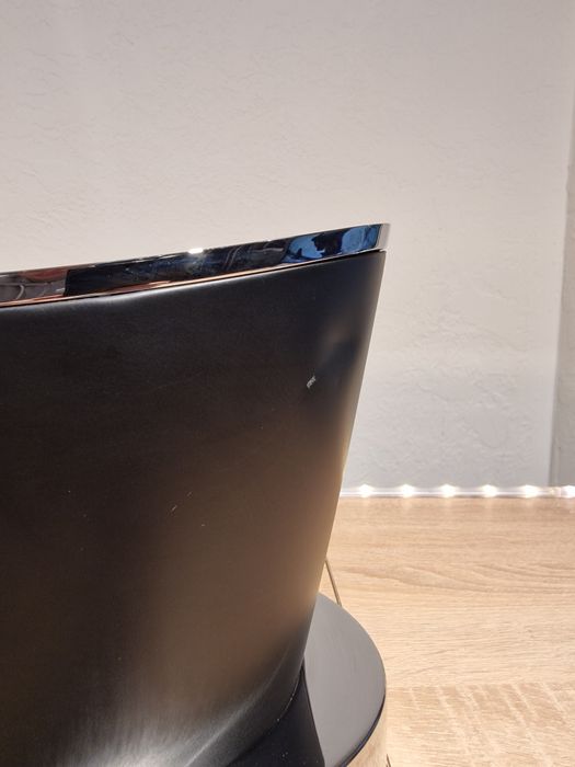 Тостер Bugatti Volo чорного кольору