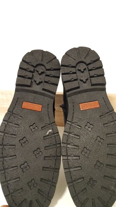 Botas AM Shoe Company - Novas, Tamanho 43, Super Estilo e Resistência!