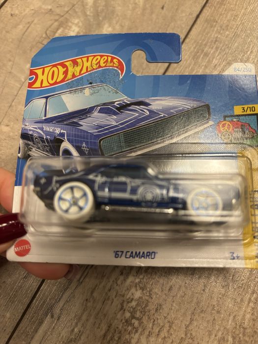 Hot Wheels samochodzik 67 Camaro, nowy