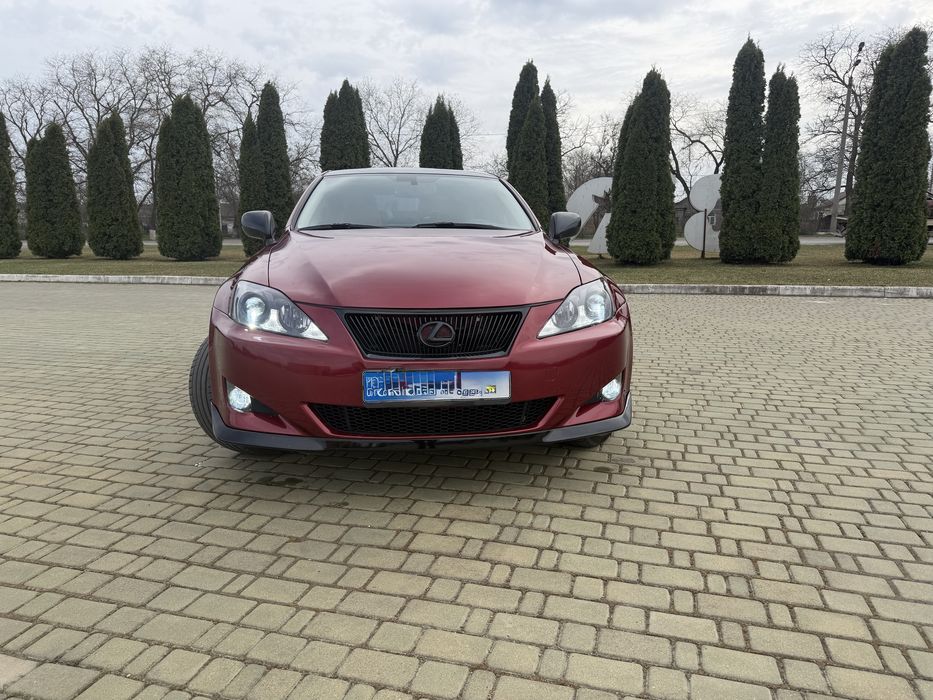 Lexus is 250 awd 2007
