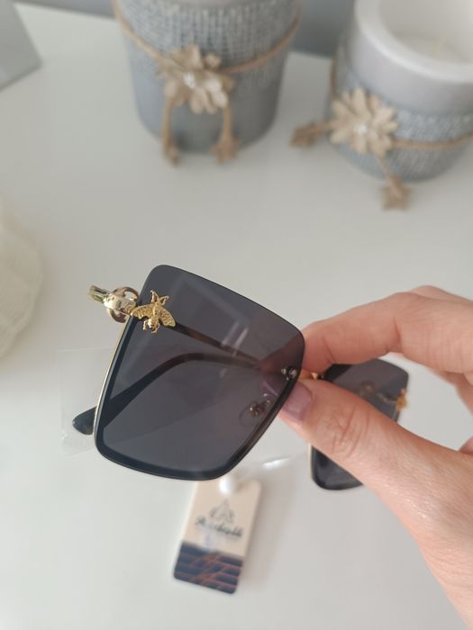 Okulary przeciwsłoneczne z muchami