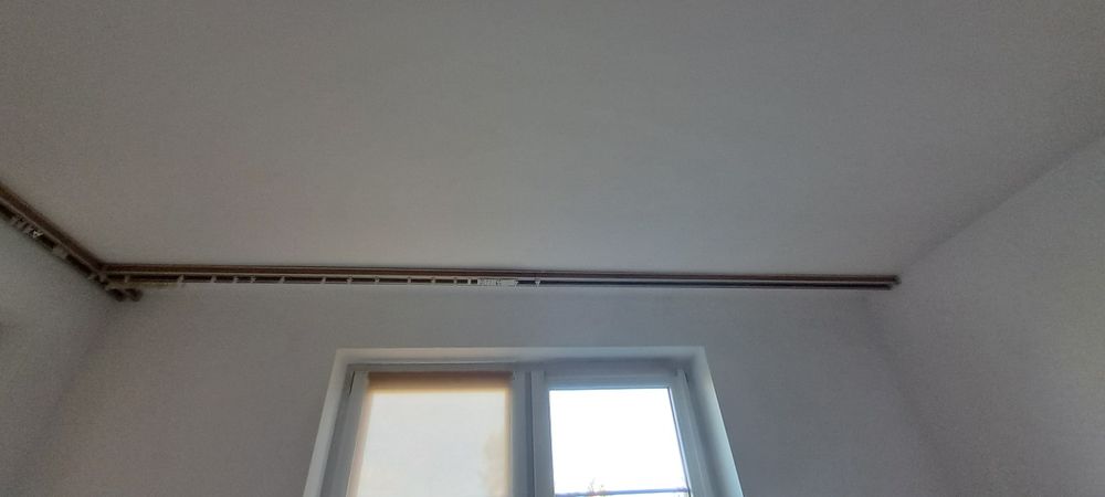 Karnisze podwójne sufitowe