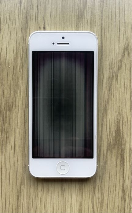 iPhones e Mini iPad para peças ou para colecionadores.