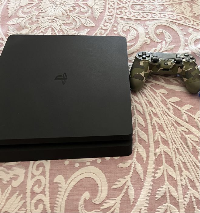 Playstation 4 slim