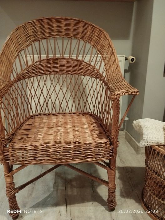 Fotel wiklinowy lekki delikatny do domu lub na taras