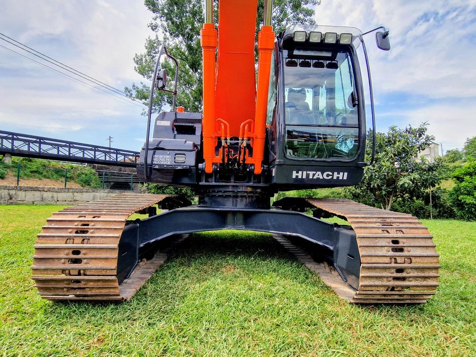 Escavadora hitachi  22 t
