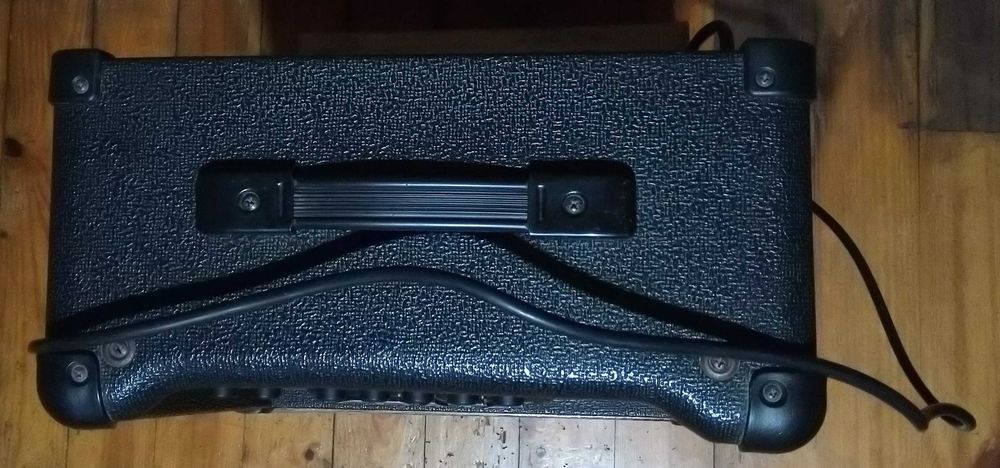 (Amplificador CRATE Gt15r Usa 2000) liguei a Guitarras Gibson e Fender