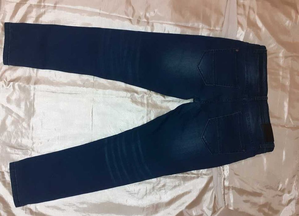 Фирменные джинсы. Размер L, L-XL