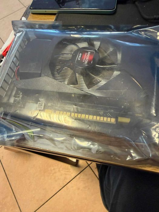 karta graficzna Radeon HD7670 4GB