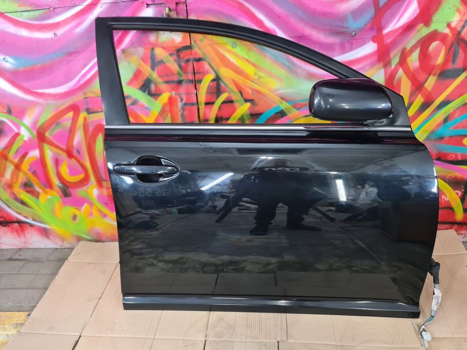 Drzwi przod prawe zderzak tyl lampy Toyota Avensis t25 209 czarna
