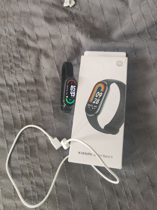 Opaska sportowa Xiaomi Mi Smart Band 8 smartwatch  zegarek sportowy  ładowarka pudełko