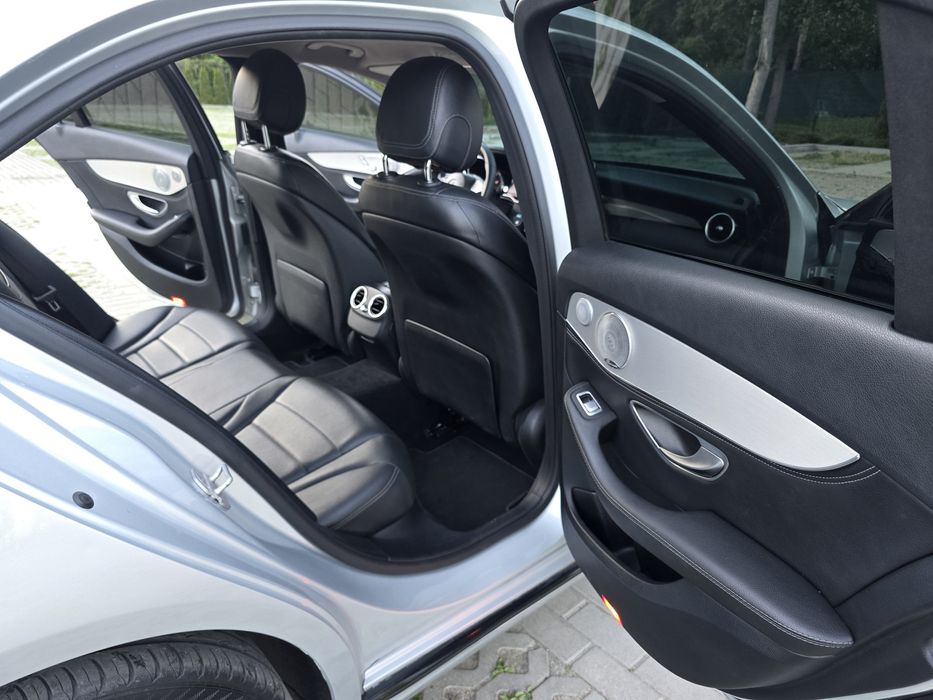 Продам свой Mercedes Benz C300 2л ( ПОЛНЫЙ ПРИВОД )