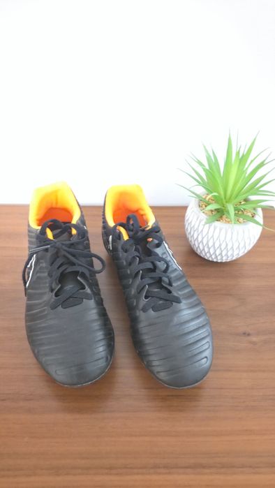 Chuteiras Nike laranja