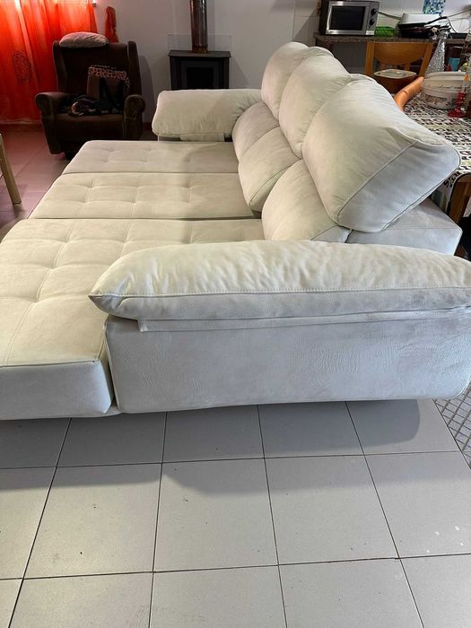Sofá com chaise longue