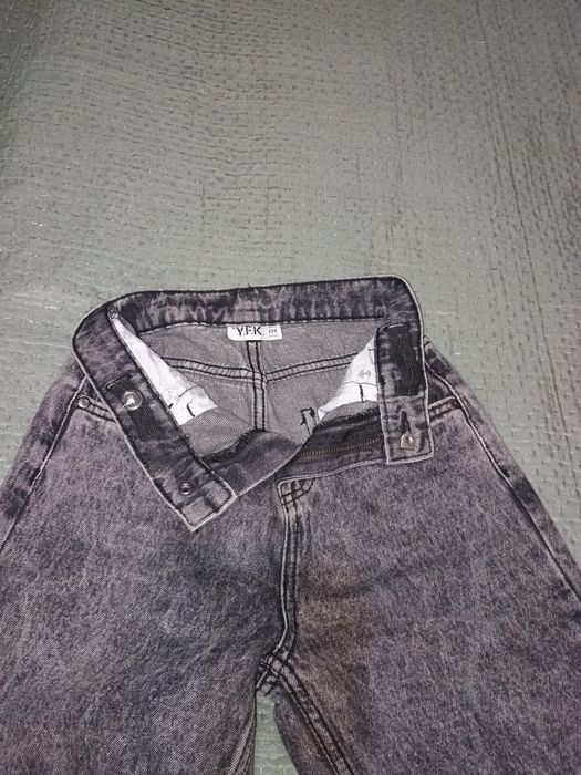 Spodnie dla dziewczynki 134