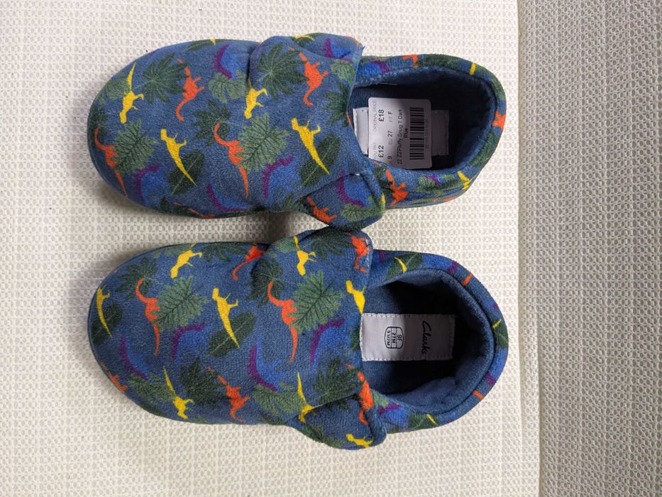 Clarks kapcie w dinozaury na rzep rozm. 27