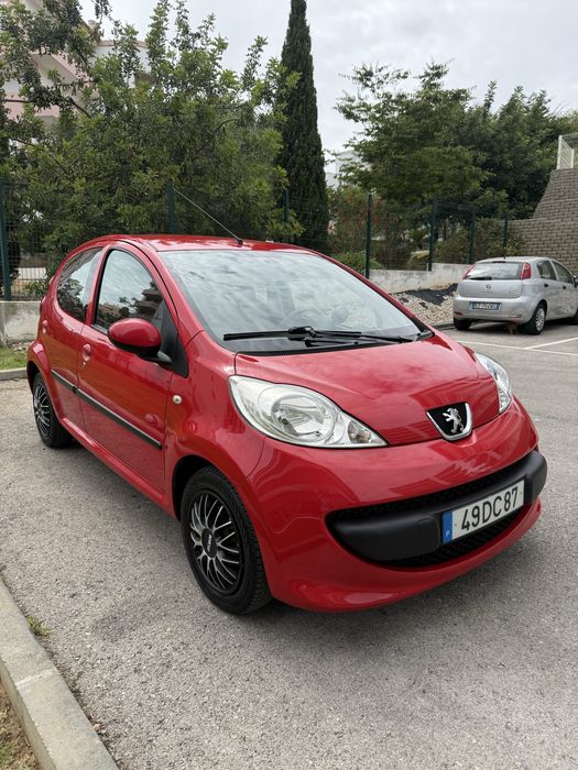 Peugeot 107 • VVT-i • Automático • Apenas 125 mil km (Com Histórico)• Motor Toyota • Nacional • Selo € 19