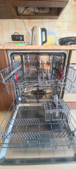 Посудомийна машина WHIRLPOOL WFE2B19X