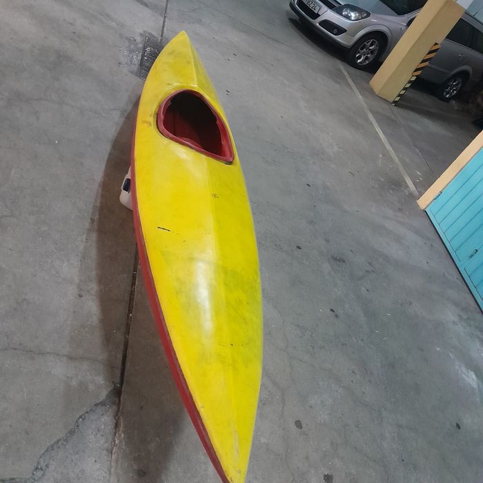 Caiaque em bom estado