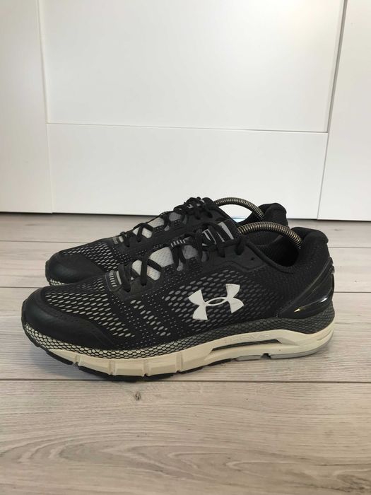 Buty Under Armour HOVR  Guardian rozm. 45 Bluetooth sensor