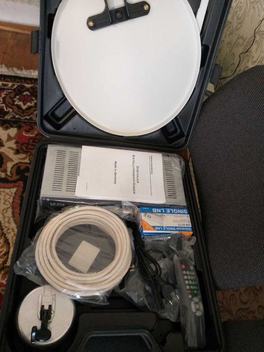 Мобільна супутникова антена для кемпінгу з ресивером, Made in Germany