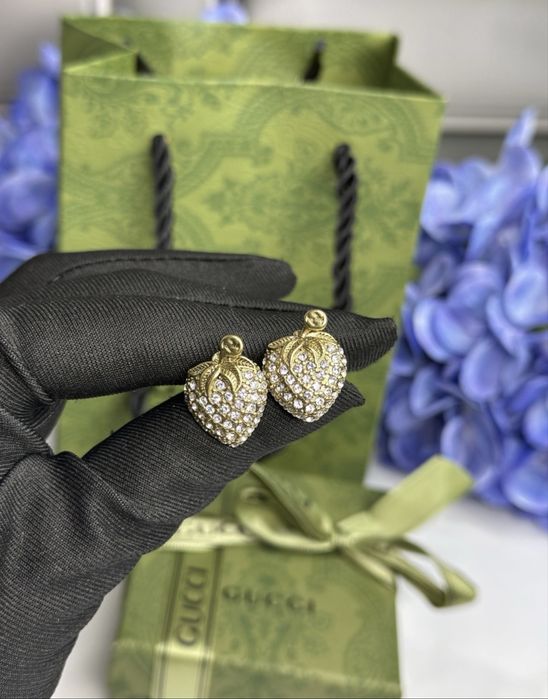 Сережки в стилі gucci в повному фірмовому пакуванні.