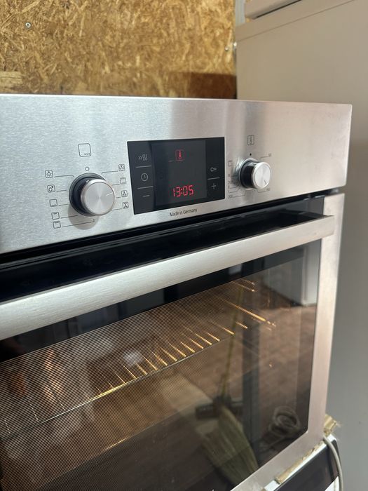 Продам духовку с Германии с Гарантией Бош
