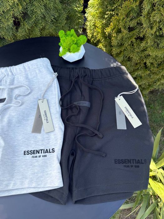 Шорти Essentials