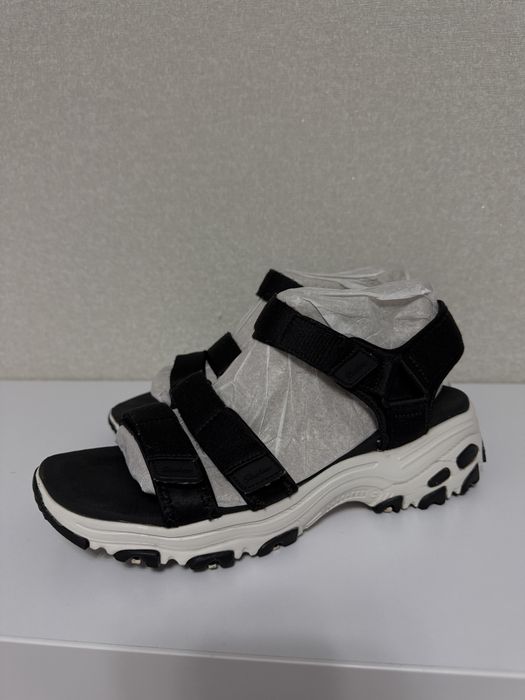Сандіоі Skechers жіночі 38