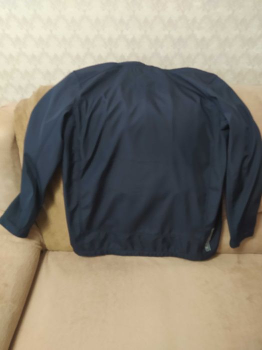 Продам мужские куртки , ветровки