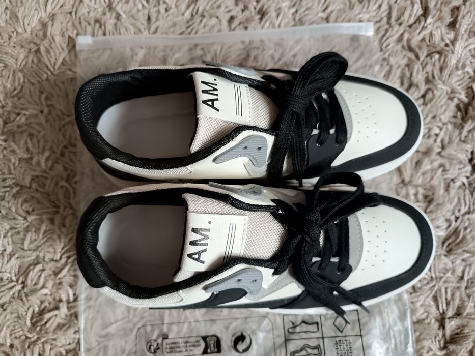 Кроссовки   женские