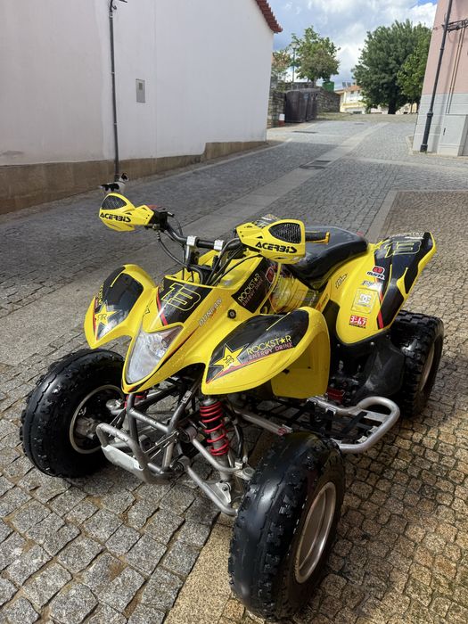 Moto 4 suzuki  250cc