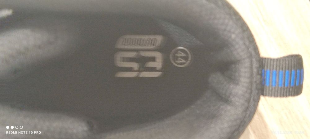 Кросівки весна-осінь