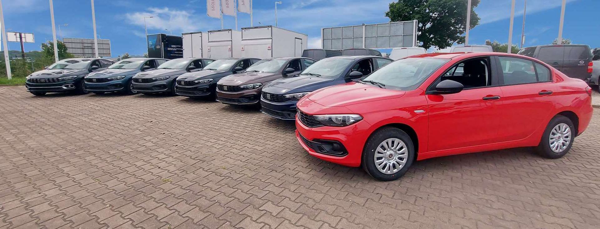 Salon JEEP i FIAT ⭐ WROCŁAW ul. Żmigrodzka 251 ⭐ Legnica ul. Jaworzyńska 264 top banner