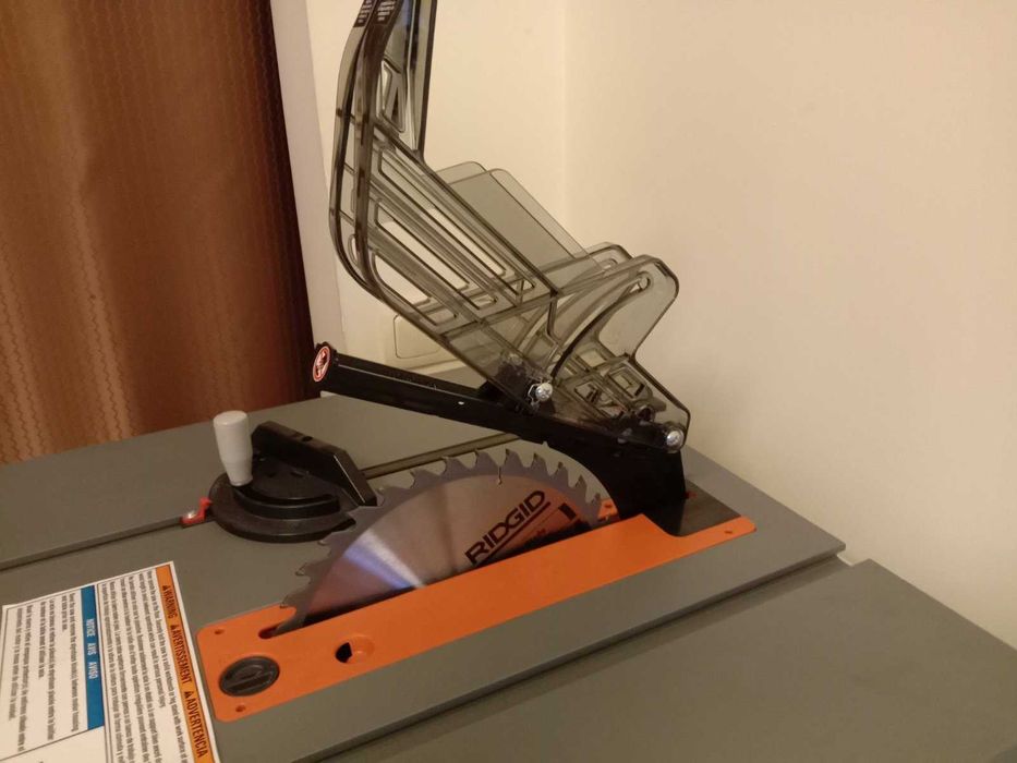 Циркулярная пила RidGid R4518 с подставкой Dewalt DW 7451