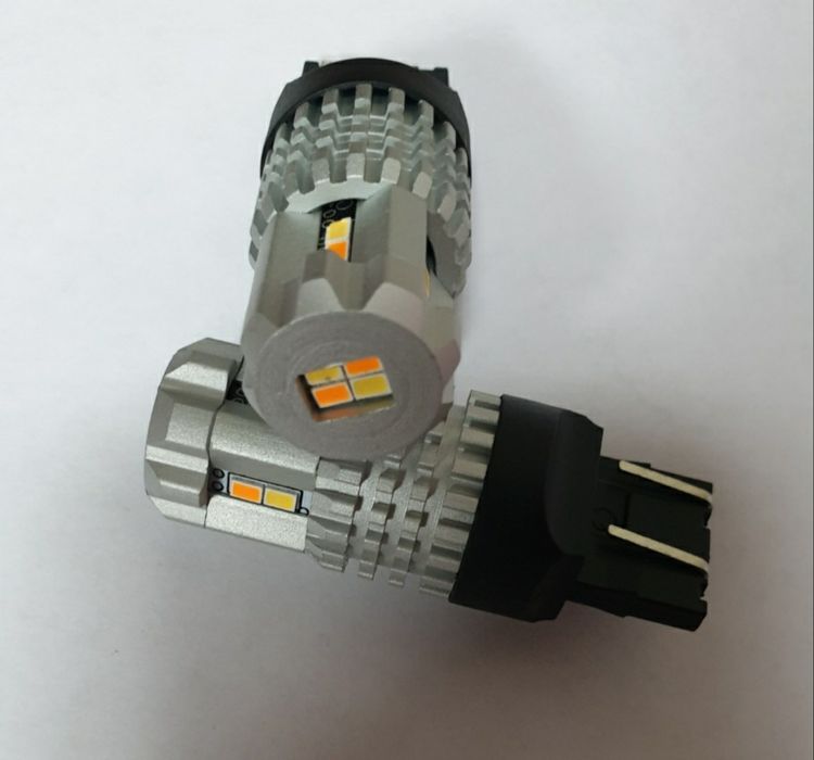 Лампа Led для авто из США желтый поворот в красном Сертификации авто