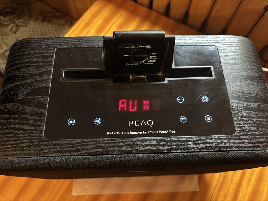 Głośnik dokujący PEAQ PPA250-B do iPod / iPhone (30-pin)