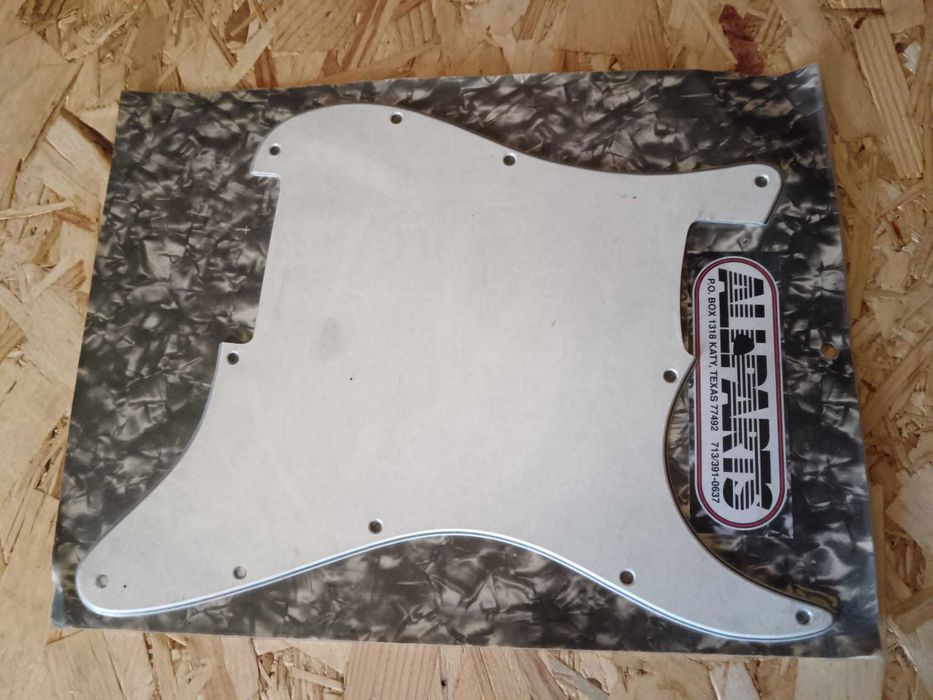 All Parts PG 993 White Pickguard plain closed. Vintage
